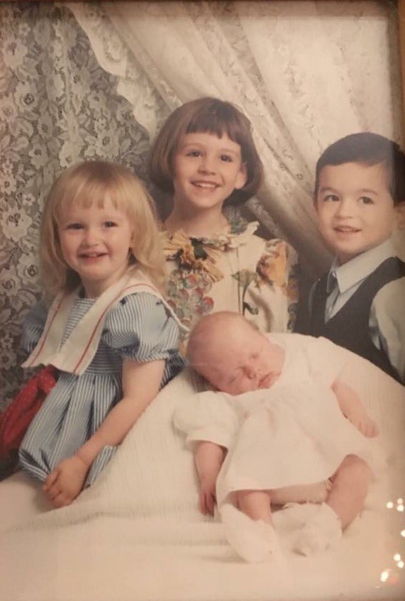 tash_robertson's tweet photo. Happy early birthday to the sailor on the left hahaha love ya foreva #greatbangs https://t.co/b8dTkAUUlz