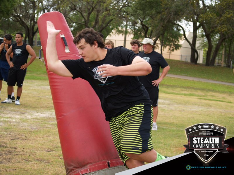 stealthranking's tweet photo. @WarrenSapp STEALTH Camp Series #HOF SAPP Teaches DL Proper #RIPMOVE Technique https://t.co/aBdZvG5csC #PTRGACADEMY https://t.co/u7FpDqfl7y