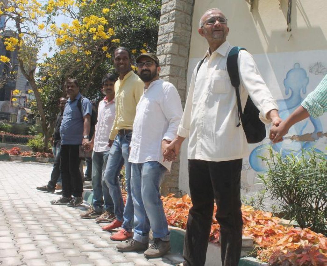 SmithsonianMag's tweet photo. Why are artists from the Indian city of Bengaluru protesting their local state government? https://t.co/StlbvFs5EP https://t.co/z2RsA5tgh7
