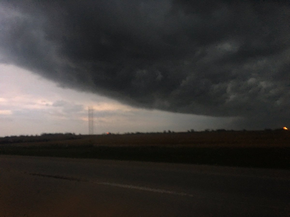 BrianShlonskyTV's tweet image. Severe storm moving into Yukon, Mustang area. Tracking with @KOCOMichael #KOCOFirstAlert #okwx