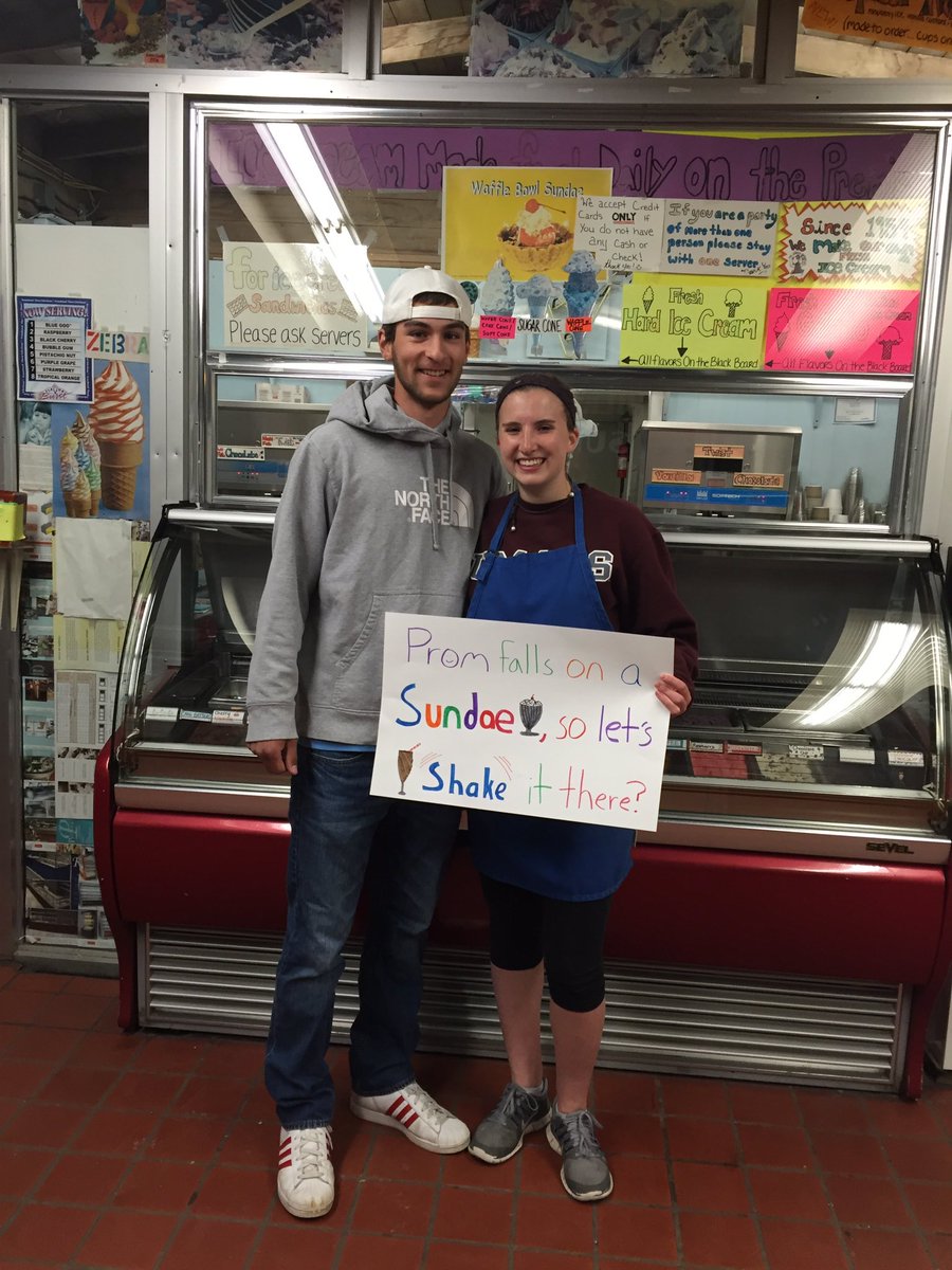 PompPromposals's tweet image. .@jadenbrod and @leahruby212 will be shaking it to prom together! 🍦