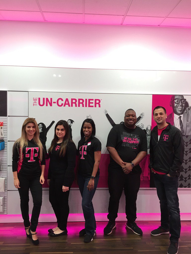 malic_jetz's tweet photo. Level-Up certifications, adding 5 Magenta Playmakers! #SWisBest @BryanThompsonSW @ISLila @brittgit03 @SamSindha https://t.co/fjFyfhwN0L