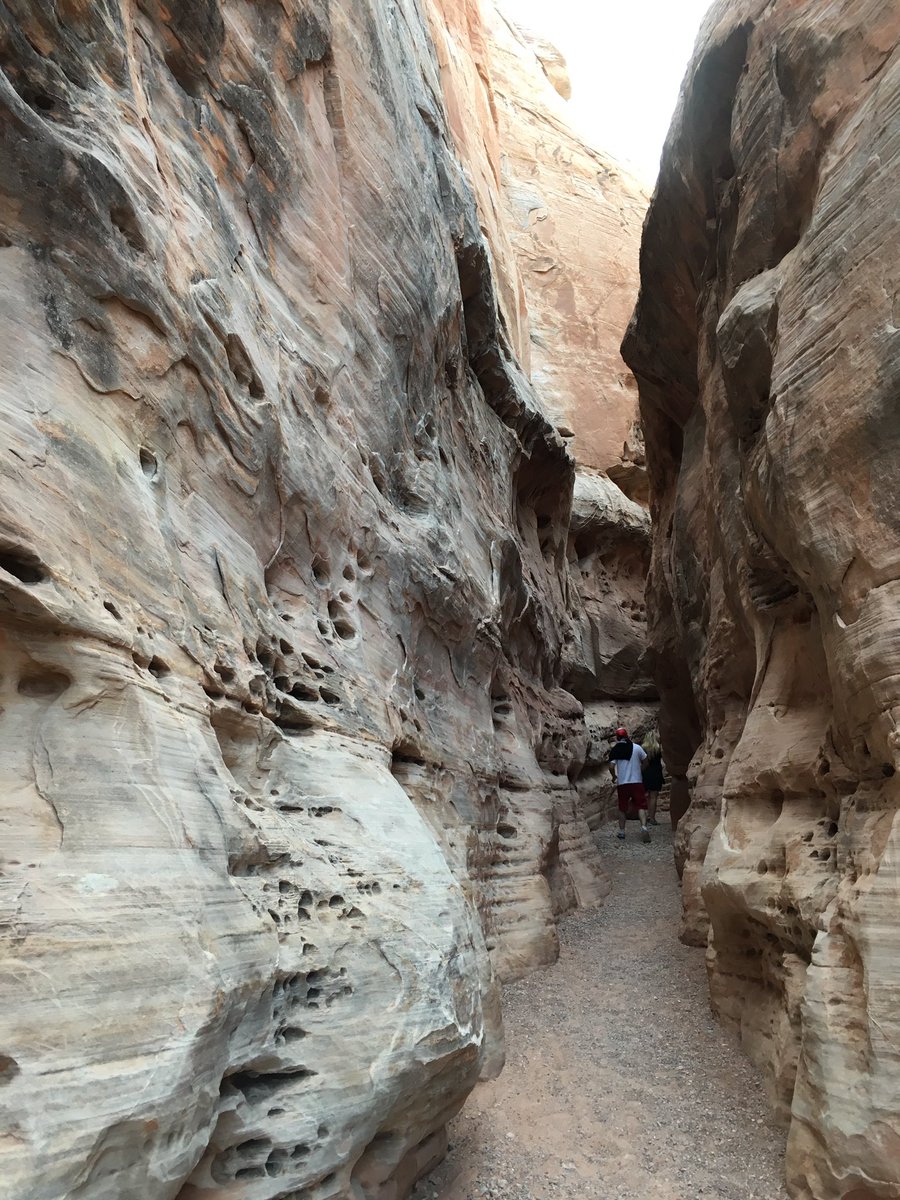TheTevinMichael's tweet image. Getting lost in the mountains #valleyoffire #LasVegas #mountians #business #wilderness #EarthDay #worldgeochat #love