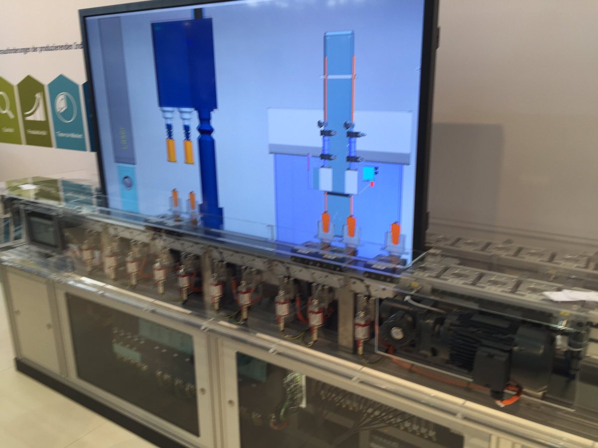MHcommunicate's tweet photo. #HannoverMesse live impressions #automation #IoT #FutureTech #computerhelpneeded #innovationrevolution https://t.co/15xRyk6r71