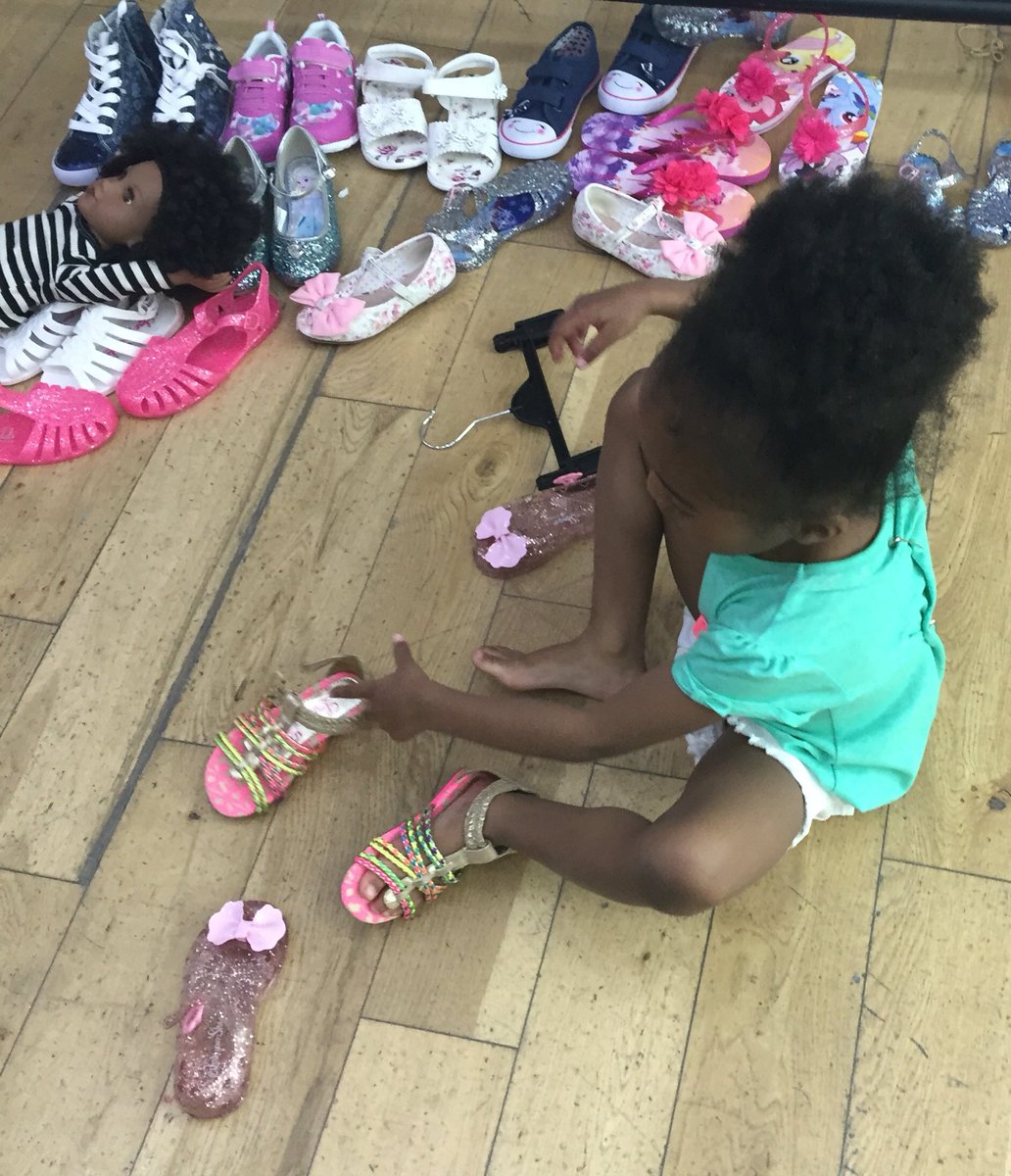 MilesandMia's tweet photo. Mia was busy yesterday.... #MisForModel ๐๐ https://t.co/6inpjjiLar