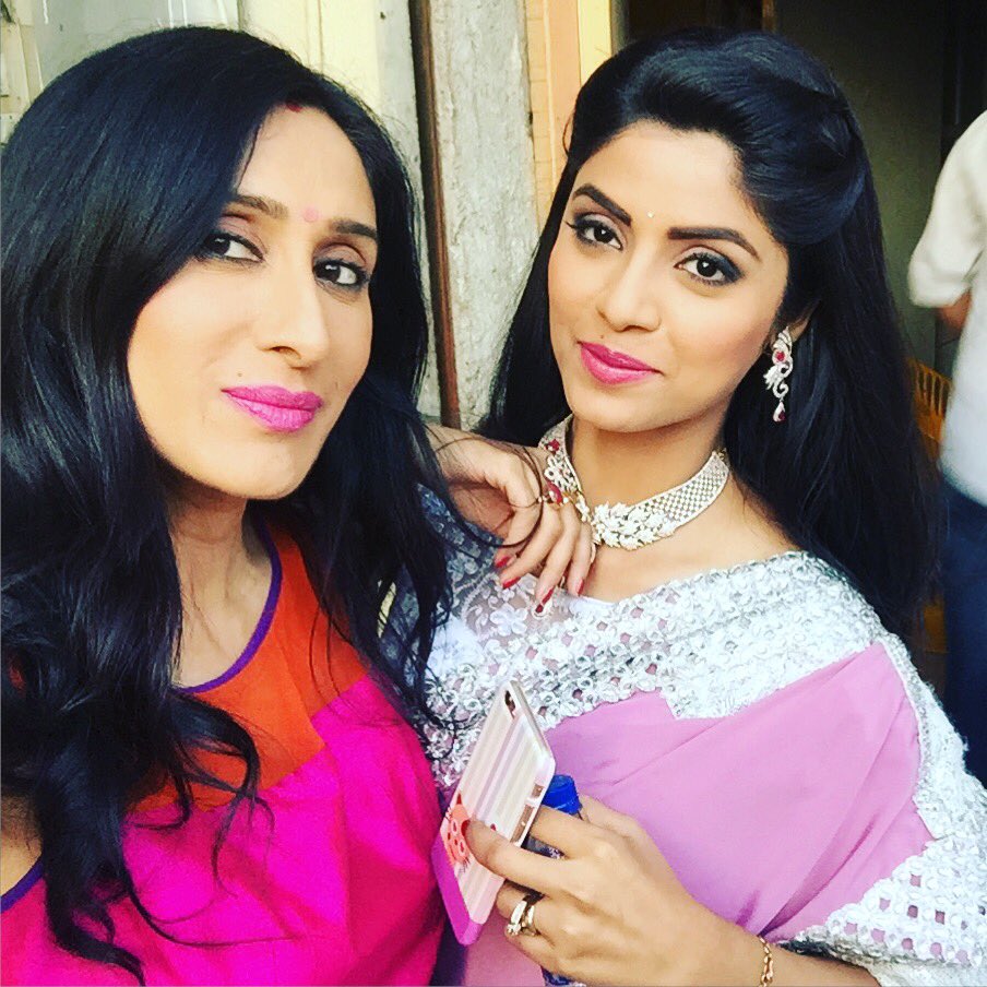 bombaysunshine's tweet photo. Me and my fabulous co-star @sayantani0609 So fun playing the baddies in #SantoshiMaa! :) @AndTVOfficial https://t.co/fwMU2YzEsI
