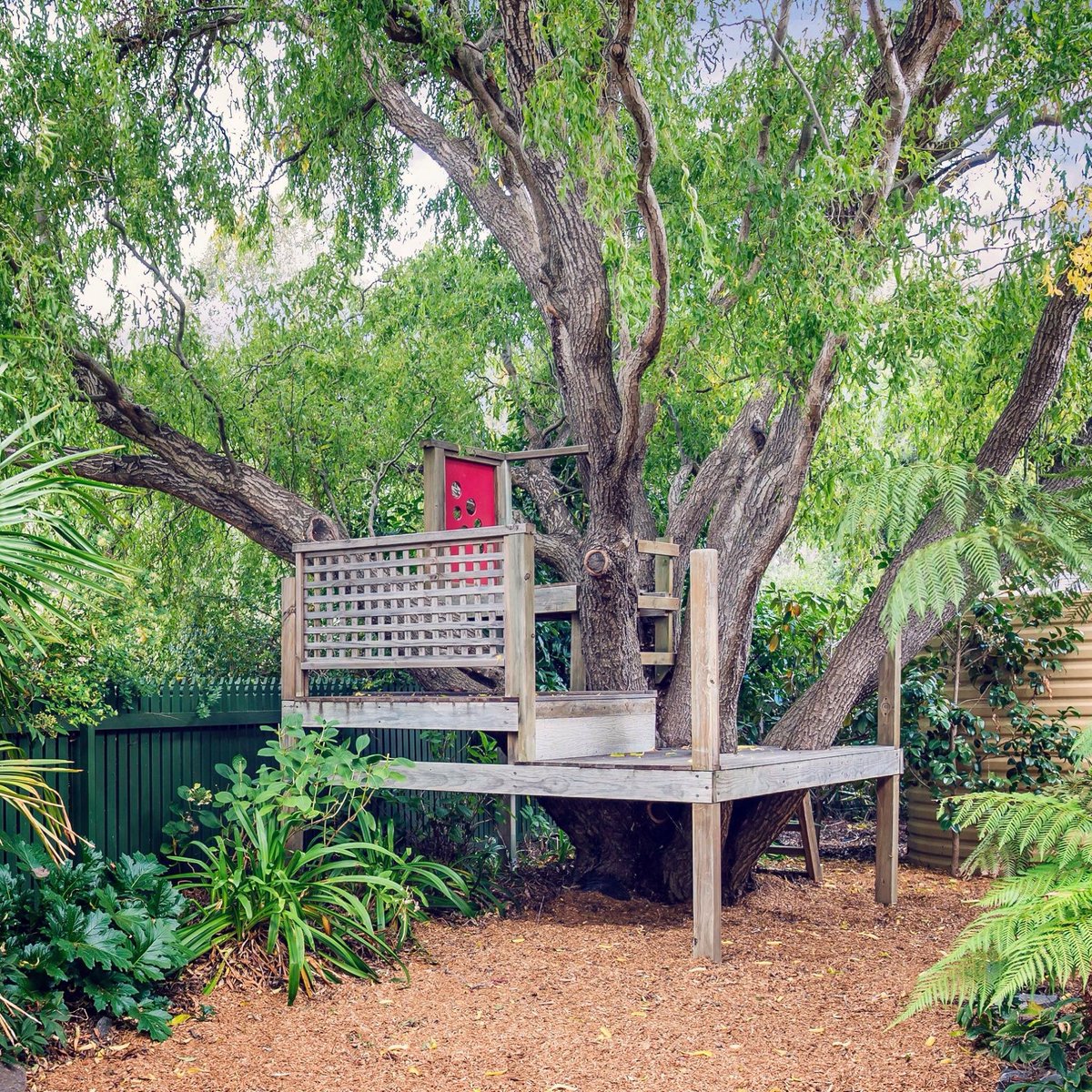 Play is not a luxury. It's a necessity! 46 Crichton Crescent, Kambah at luton.com.au/5669426/46-cri…

#picoftheweek
