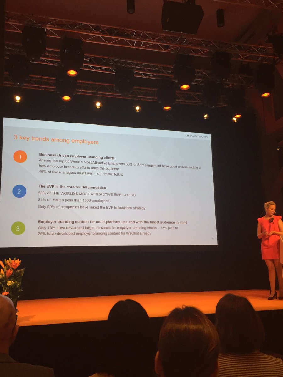 TuomasNuotio's tweet photo. @SjovallJ puhuu trendeistä #eb #universumawards https://t.co/ib1RqDwoEY