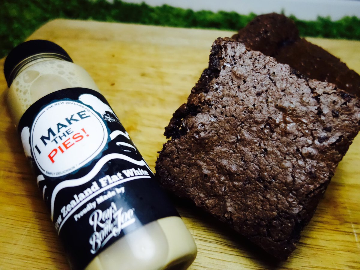 IMakeThePies's tweet photo. #FoodGasm is when you try #brownie with a bottle of #NzFlatWhite #Coffee from @raysbottleofjoe #eatpie #rboj https://t.co/WMKUsBc4Gl