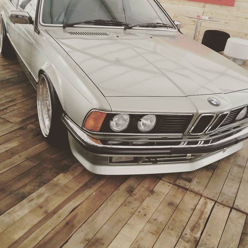 oldcar_photo's tweet photo. This is a pure art from germany 👌👌#BMW #bayerischemotorenwerke #bmw #oldcar #vintage #BBS #iims2016 #IIMS2016 #thro… https://t.co/iXnhM3Y6xi