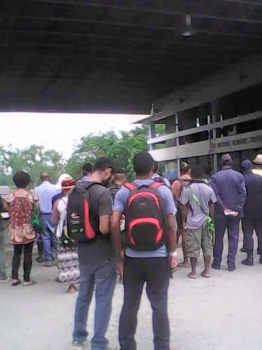 MartynNamorong's tweet photo. More images of students at University of Papua New Guinea holding public forum &amp; calling on PM O'Neill to step down https://t.co/FB9hcsjfqk