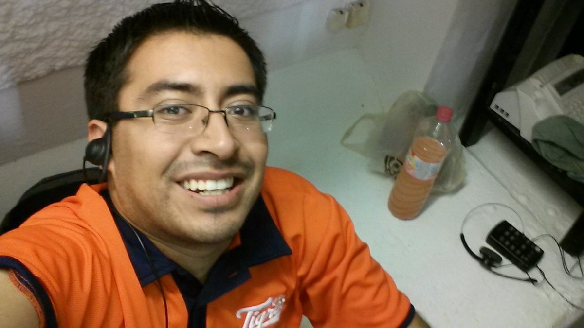 santiagolalo29's tweet photo. Ps #Selfie en el trabajo. #PushalePlay #Tigres https://t.co/dE0y1actqa