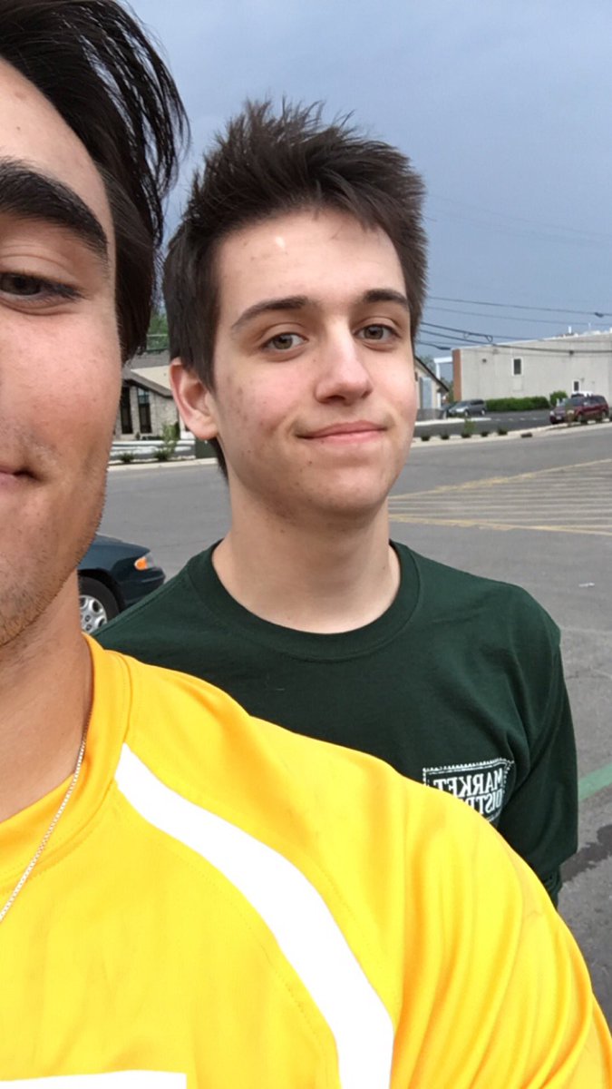 UahsT's tweet photo. Round 3, Day 1 https://t.co/ZlIeDNY4D7