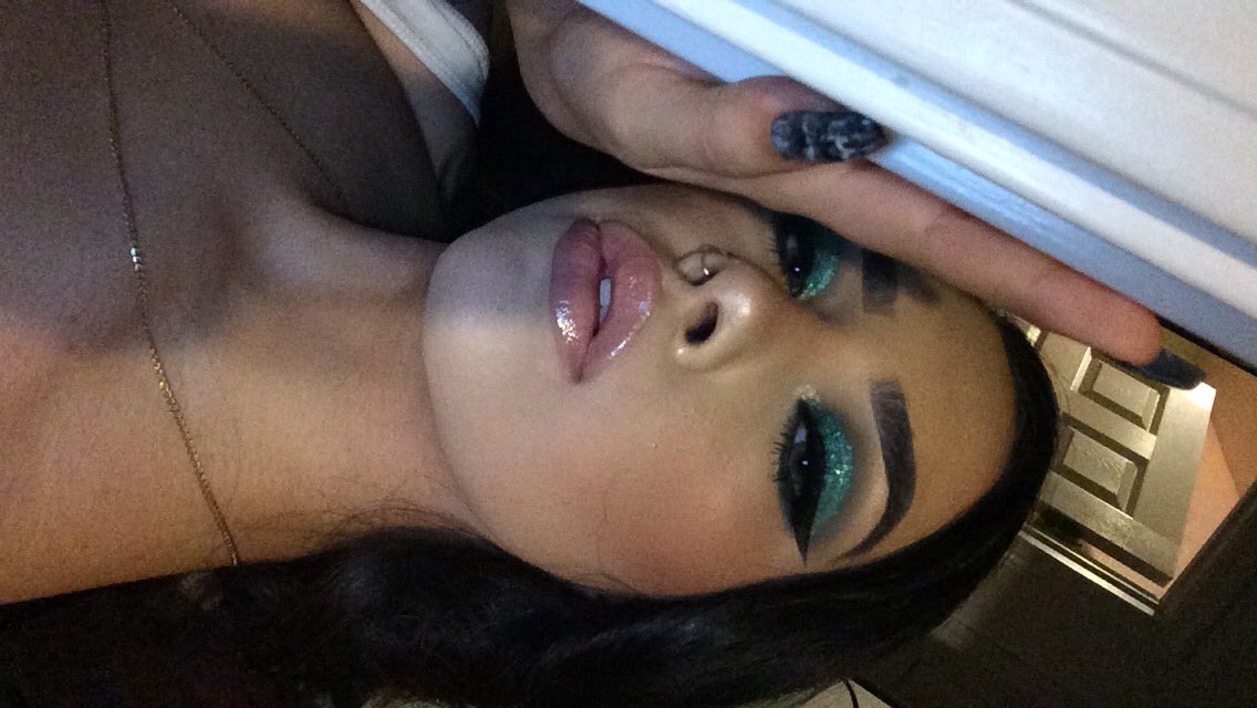 spanishcvndy's tweet photo. 🌙✨ https://t.co/SwtJ7GnMvV