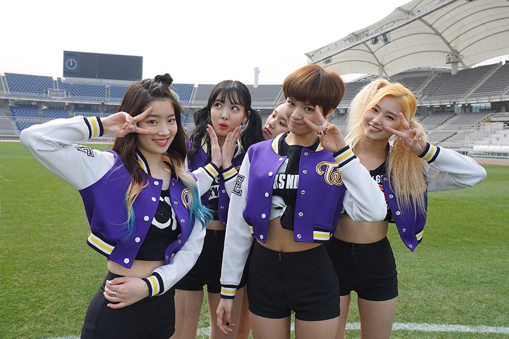 Twice Cheer Up Mv Behind Story Photos Celebrity Photos Videos Onehallyu Twice Cheer Up Mv Behind Story Photos Celebrity Photos Videos Onehallyu
