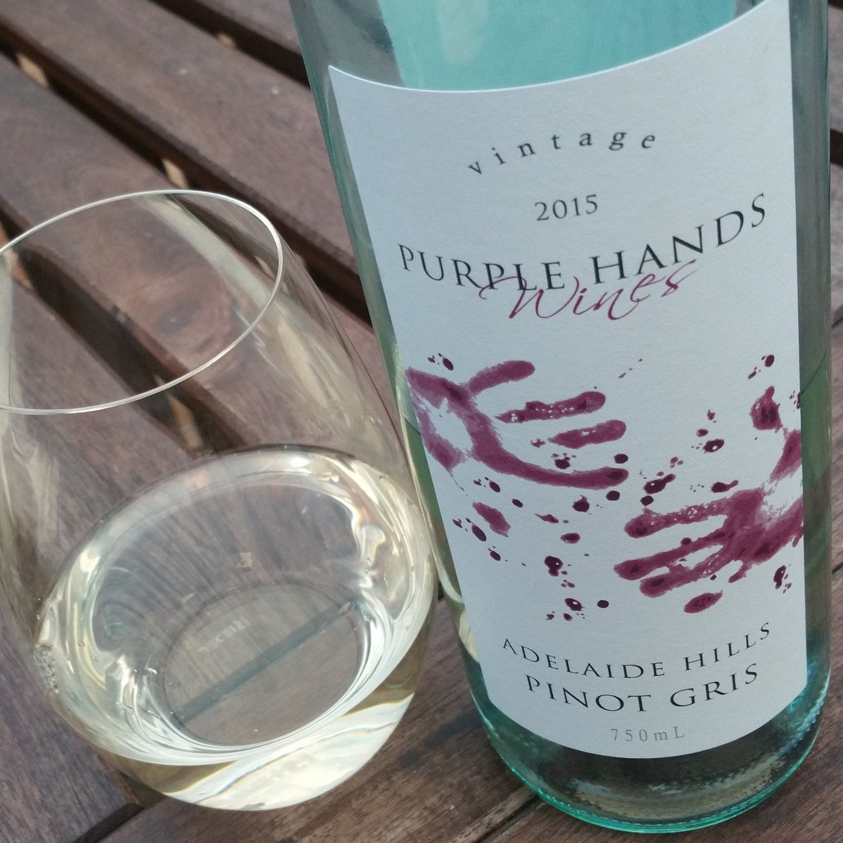 winewankers's tweet photo. Good casual sipping! Enough going on to make it enjoyable kicking back outdoors background #wine. #purplehandswines https://t.co/BH4CaZB4Qu