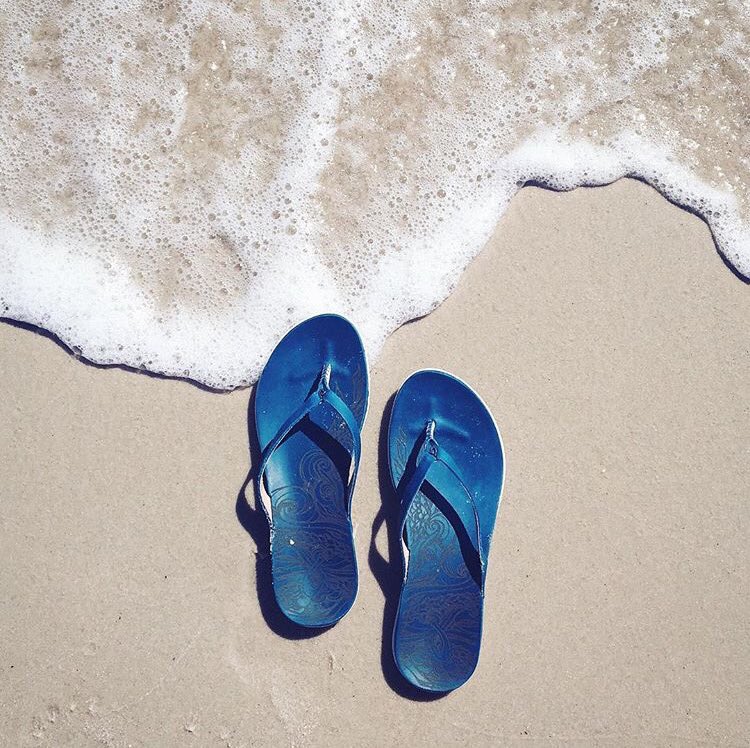 OluKai's tweet photo. The Ho'opio Hoa is perfect for afternoons on the sand-Get yours here: https://t.co/MgpKCD7HiW https://t.co/SOWhLaR6yP