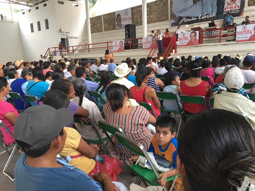 EleccionesEn's tweet photo. ¿Porque tendríamos que votar por los mismos? #Cuicatlan Merece un cambio afirma @MAPEMO #PSD @EleccionesEn #Oaxaca https://t.co/ovgHgRXX4h