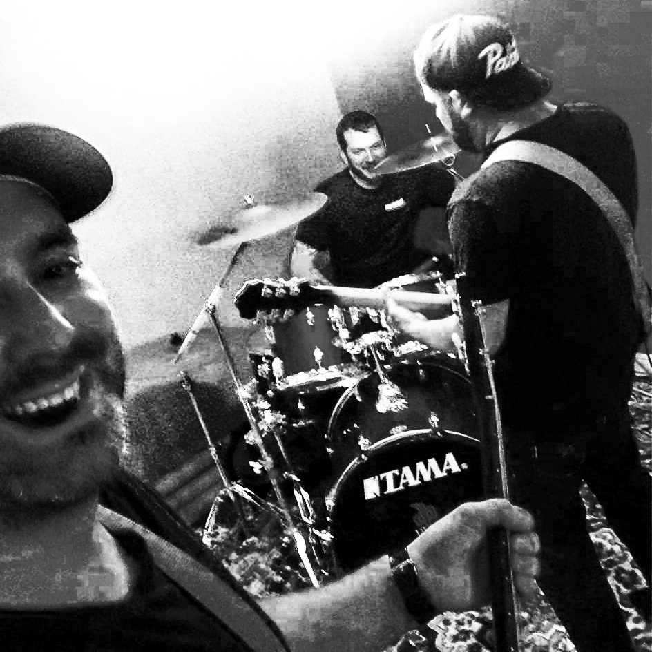 Follow New #LdnOnt #PunknRoll band on Instgrm @sidebitch_music

@PunkRockers <a href="/CHRWpunkshow/">Chris Forrest</a> <a href="/chrwradio/">Follow us @radiowestern</a> <a href="/HammerCityRex/">Hammer City Records</a>