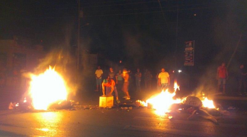 SuNoticiero's tweet photo. ¡ALARMANTE! Gobierno podría decretar toque de queda en Maracaibo https://t.co/5zJW1mHX10 https://t.co/AF3SoE8XOY