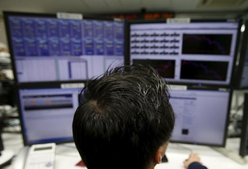 ReutersJapan's tweet image. ドルは111円前半、イベント前のエアポケットで動意薄 bit.ly/1SJ8oyV