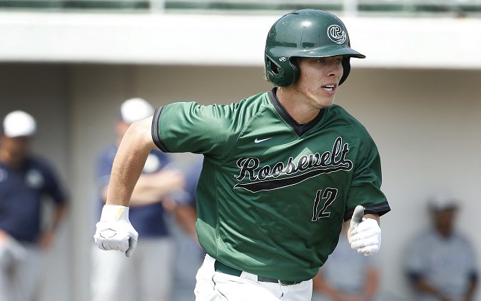 RooseveltLakers's tweet photo. .@RULakersBB rebounds to get split at Indiana South Bend, records 1st 20-win season - https://t.co/SfxmZBRetL https://t.co/bvlyIHeFab