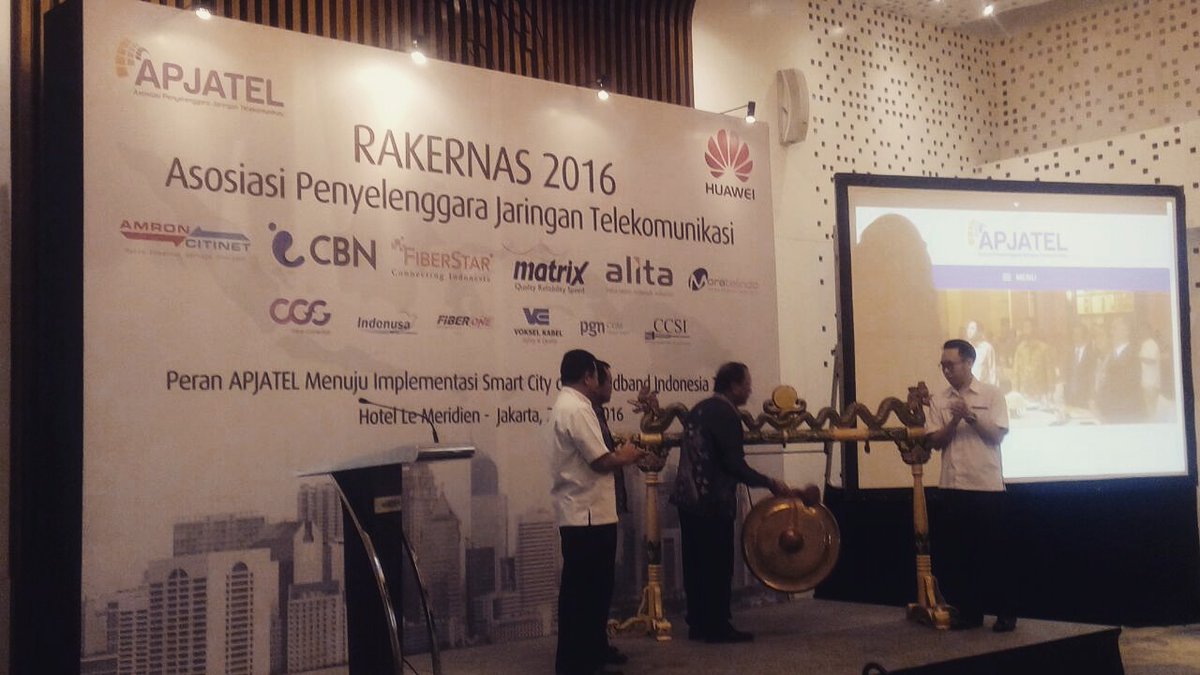 di_cbn's tweet photo. Peresmian RAKERNAS APJATEL 2016 yang berlangsung hari ini #CBNinternet https://t.co/6OHcIwgxl8
