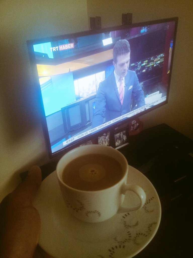 ysfsingil's tweet photo. @trtdunbugun tekrar günaydın kahvaltı yapmadım ama kahvesiz olmaz buyrun gelin bir kahve içelim :) https://t.co/ROYfpNHwis