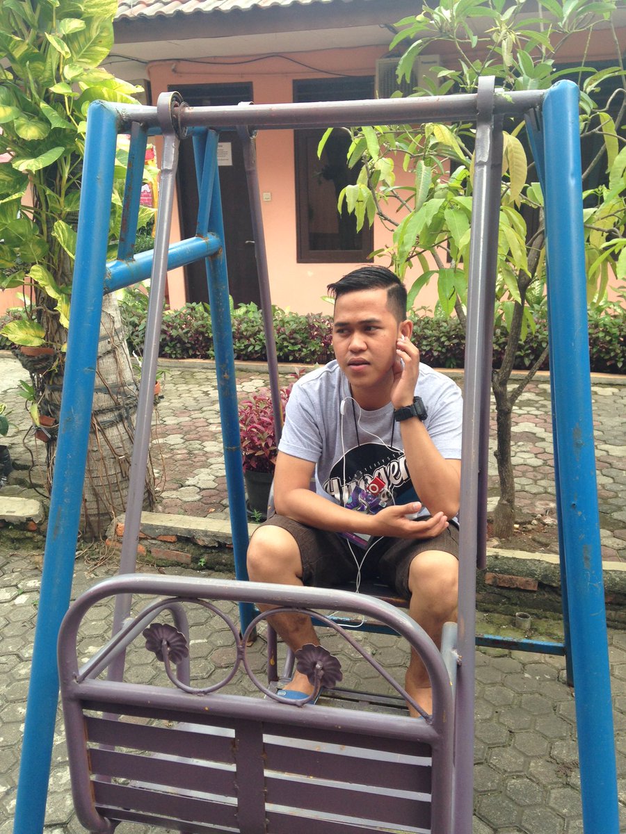 Eh samperin <a href="/DA3_Ical/">Ical D'Academy 3</a> yang lagi serius banget latihan sendiri yuk! #DAcademy3