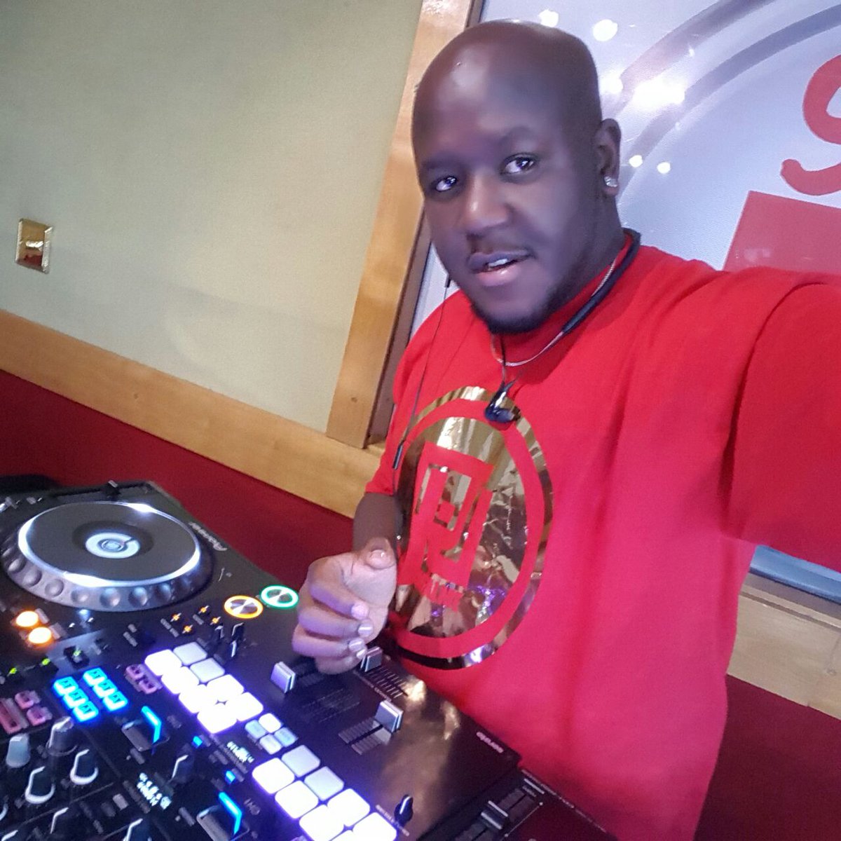 DjJoeMfalme's tweet photo. 🎶 Storm is over now.... Tune in to @capitalfmkenya #MidWeekParty today it's the #GospelEdition https://t.co/MEGthcRBFQ