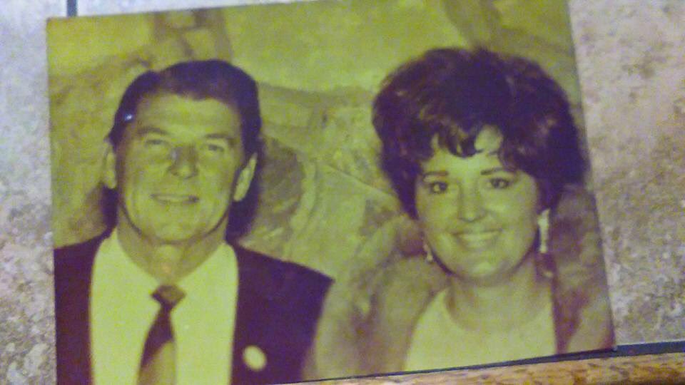 JamieKraft97's tweet photo. Me: Grama, is this your mom with Reagan?! 
Grama: yeah, they were friends, why? 

Oh, no big deal. https://t.co/yxUmgJjHjA