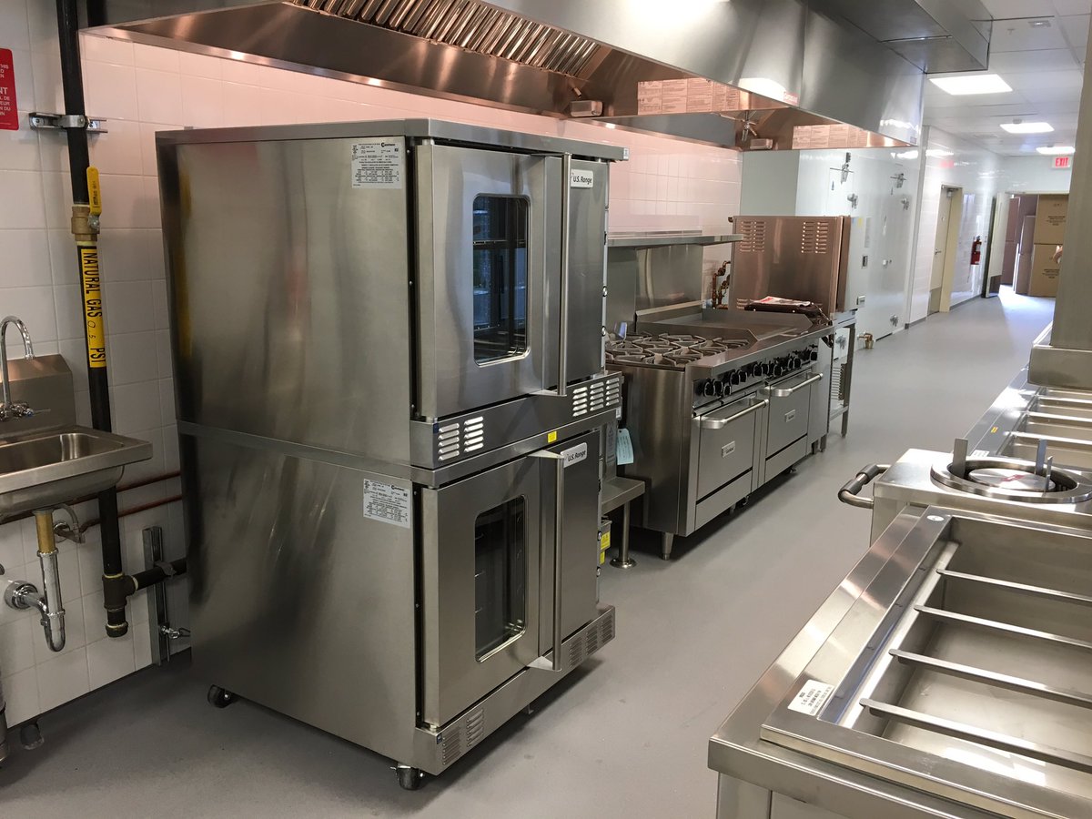 GoodyYYC's tweet photo. A new Garland Canada demo/start-up today. Really nice Kitchen, great flow! https://t.co/CVfFcLKLUR