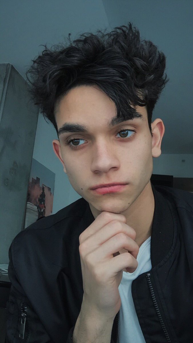 How Tall is Marcus Dobre, Height – How Tall is Man?