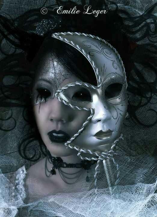 FetishGoth's tweet photo. https://t.co/Cu93c5aySK #gothic #Dark #Latex #fetishweekend #Fetish #FetishParty #kink #Domme https://t.co/OAiR9pKSz3