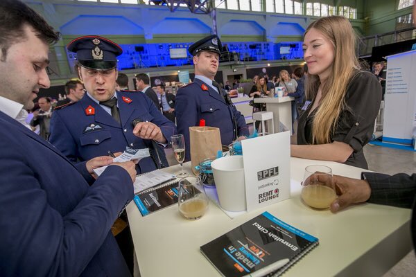 MBbelgie's tweet photo. #madeinlimburg #promove #foto'sbyjorendeweerdt #sensibilisering #poliesisuwevriend https://t.co/B5k6pNQSG5
