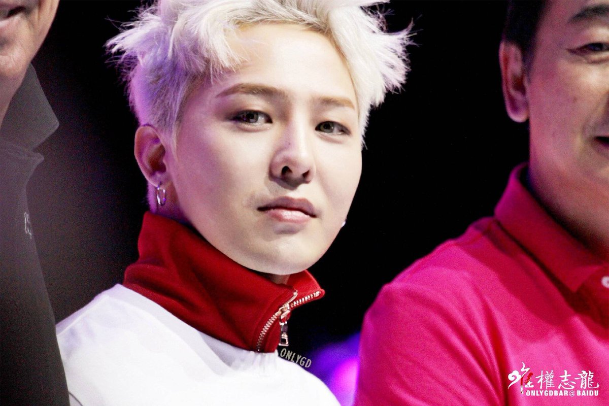 OnlyGDBar's tweet image. 【HQ：160426 GD x Kappa】Eye contact😉😉  @IBGDRGN #gd #gdragon #지디 #지드래곤