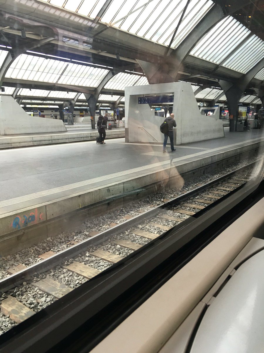 BalestraPatrick's tweet photo. Back home after a great #appbuilders16 conference (@ Zürich Hauptbahnhof in Zürich, ZH) https://t.co/S2BoitbCak https://t.co/RxcMR7ew1K