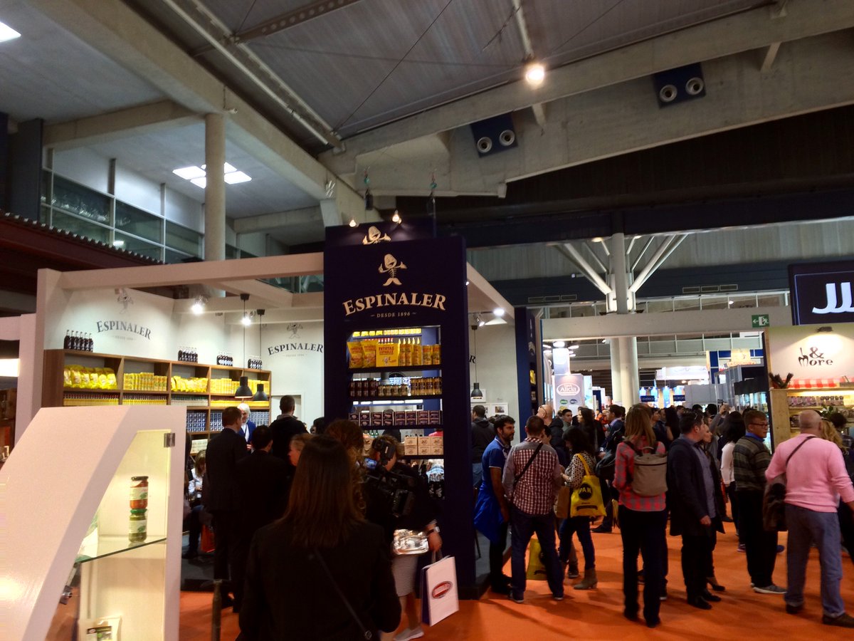 manducatbcn's tweet photo. Dia 3 a #Alimentaria2016. Avui hem visitat els stands de les grans marques de consum. #TheAlimentariaExperience https://t.co/LTzDXQVmIS