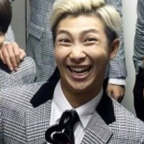 moonvlight_1230's tweet photo. In 5 year of primary school Rap Monster dreamed about being a security guard in an apartment XD #RMfact https://t.co/WkoEJWJ8dR