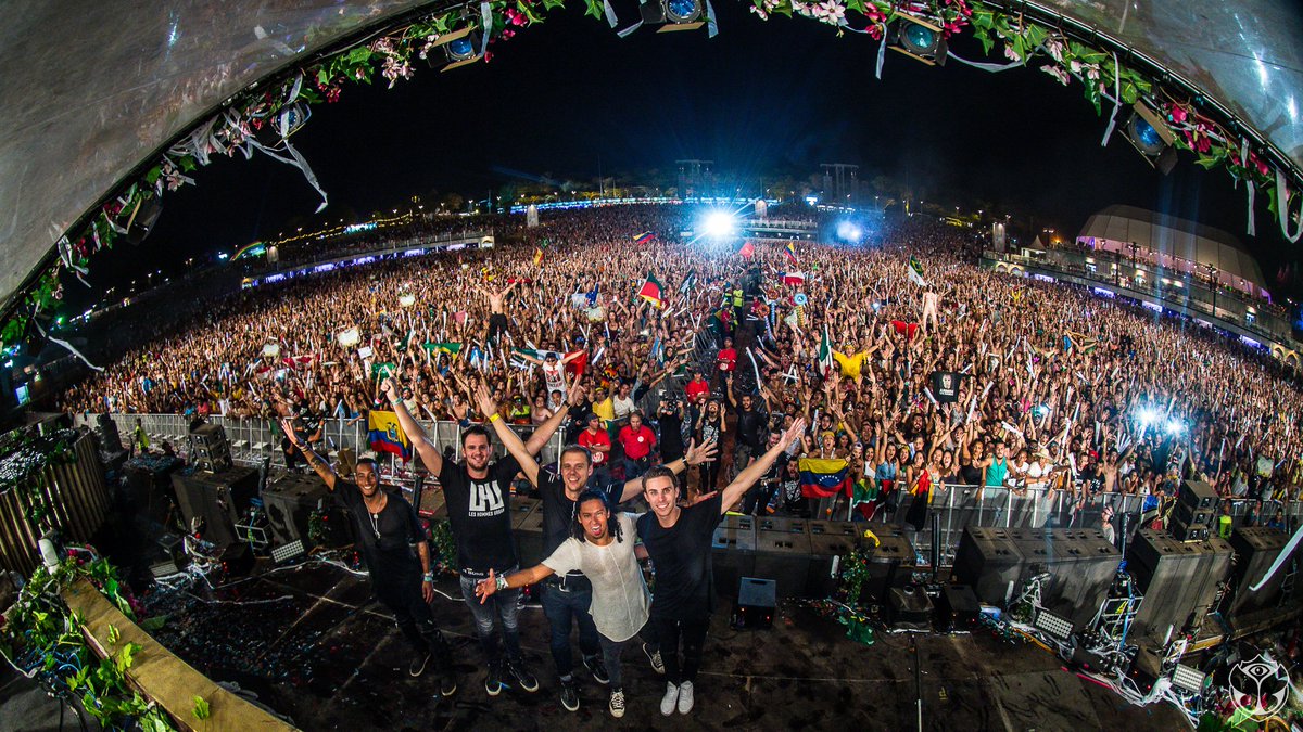 tomorrowland's tweet photo. That moment when Armin van Buuren, Sunnery James &amp; Ryan Marciano and W&amp;W took over the Tomorrowland Brasil Mainstage https://t.co/iTOju4DVuX