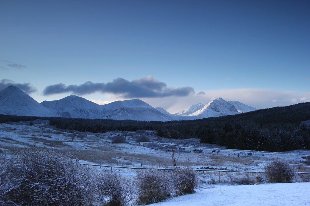 Winter wonderland...in #spring! Beautiful #snow scene taken by <a href="/BlaBheinnSkye/">Blà Bheinn B&B</a> on Skye