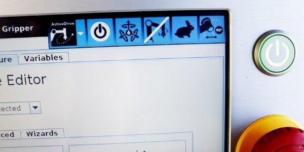 SamBouchard's tweet photo. ActiveDrive Toolbar improves precision and speed of hand guiding @Universal_Robot https://t.co/e4taWEbneI https://t.co/n6hpEjkPBG