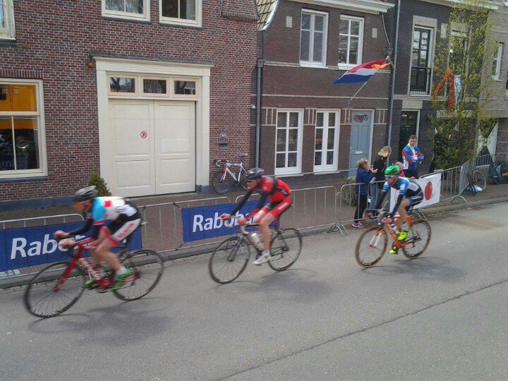KNWUDistrictNH's tweet photo. 5man op kop, Duin, Stajkovac, Boon, Toonen, Verdoes. Op 16 sec 3 achtervolgers. #enkh https://t.co/YreEkpKc9e