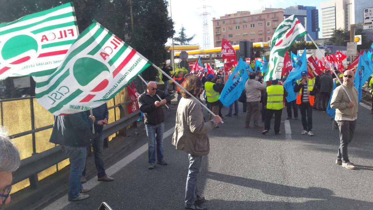 FilcaCisl's tweet image. #Sciopero concessionarie autostradali, manifestazioni in corso a #Genova ed #Ancona. @CislNazionale @conquistepromo