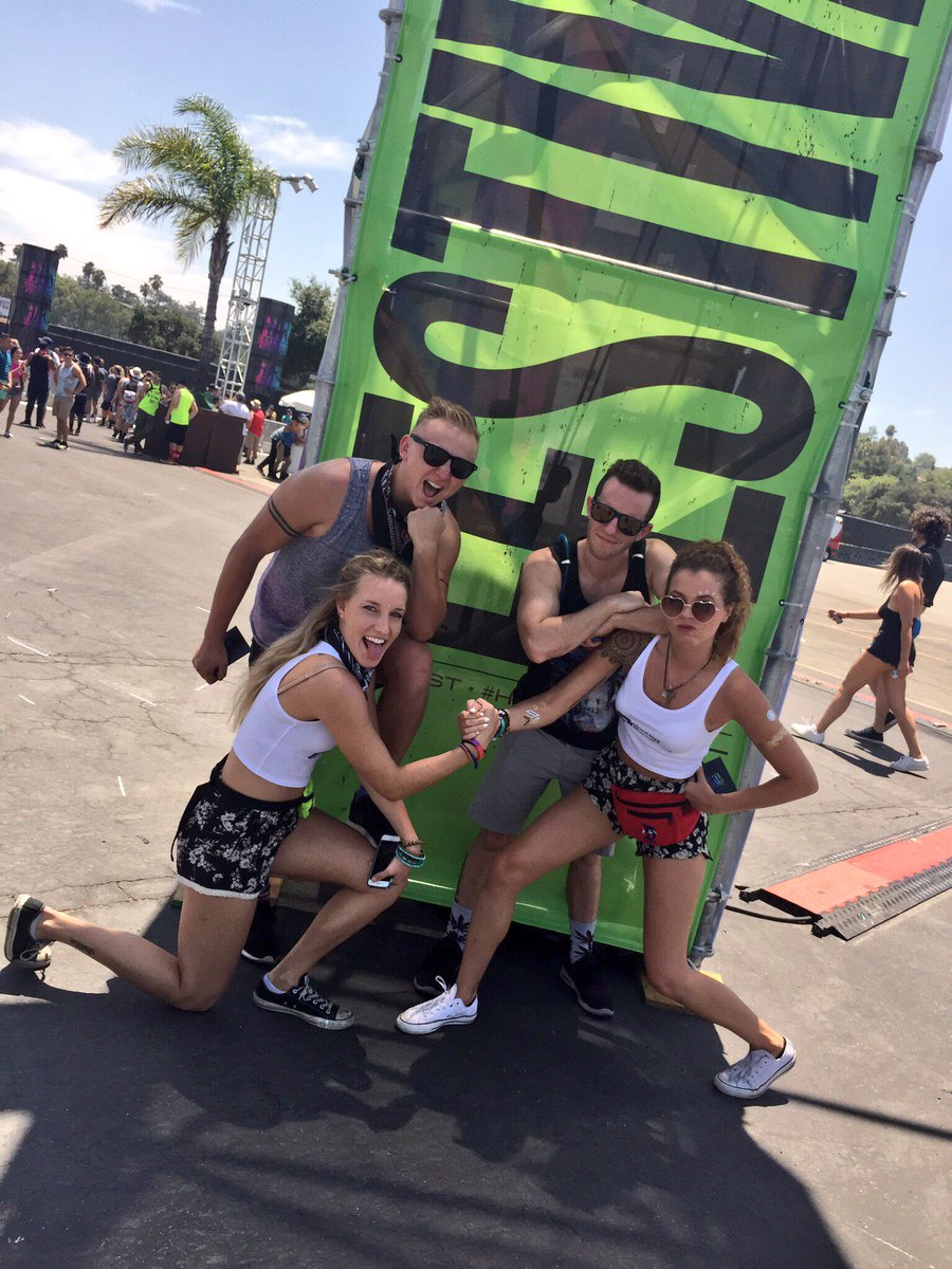 shelbyeforman's tweet photo. In honor of the hard summer lineup being posted earlier today, here's a throwback to last year😍😍😍 #hsmf16 https://t.co/zR8qELjlko