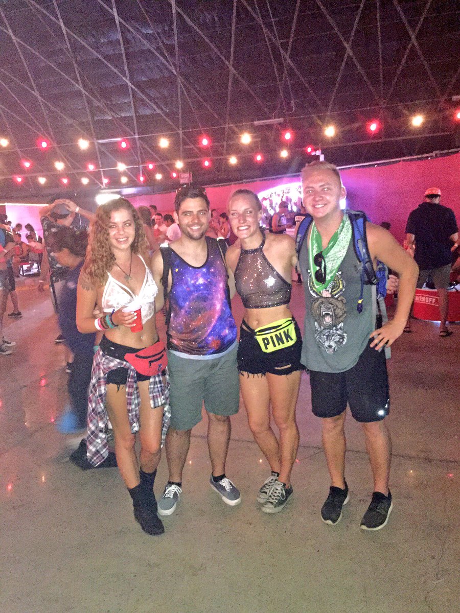 shelbyeforman's tweet photo. In honor of the hard summer lineup being posted earlier today, here's a throwback to last year😍😍😍 #hsmf16 https://t.co/zR8qELjlko