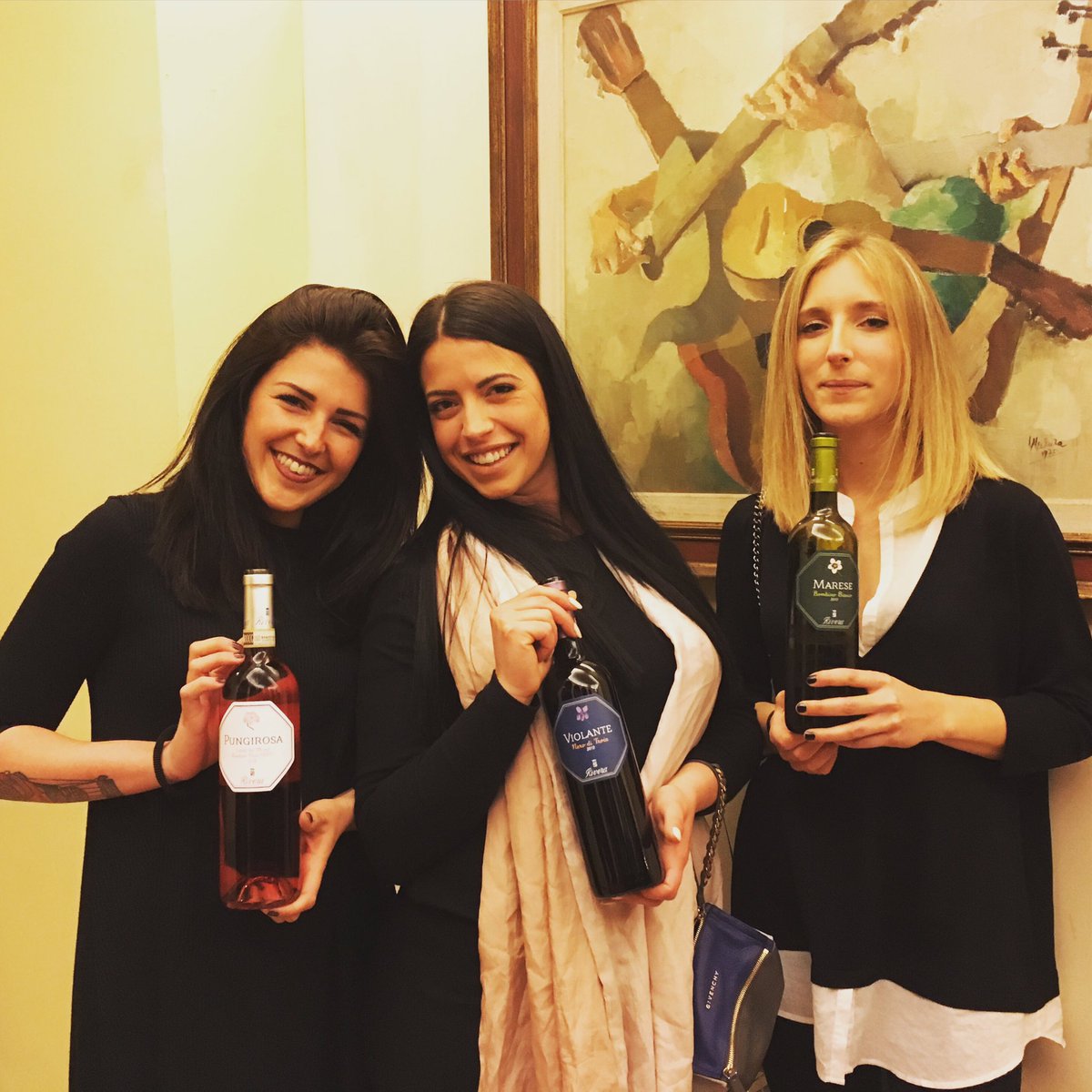 VinoTv_byCG's tweet photo. #autoctoni #puglia @CantineRivera #marese #bombinobianco #pungirosa #rosato di #bombinonero #violante #neroditroia https://t.co/ov6apuQkoh