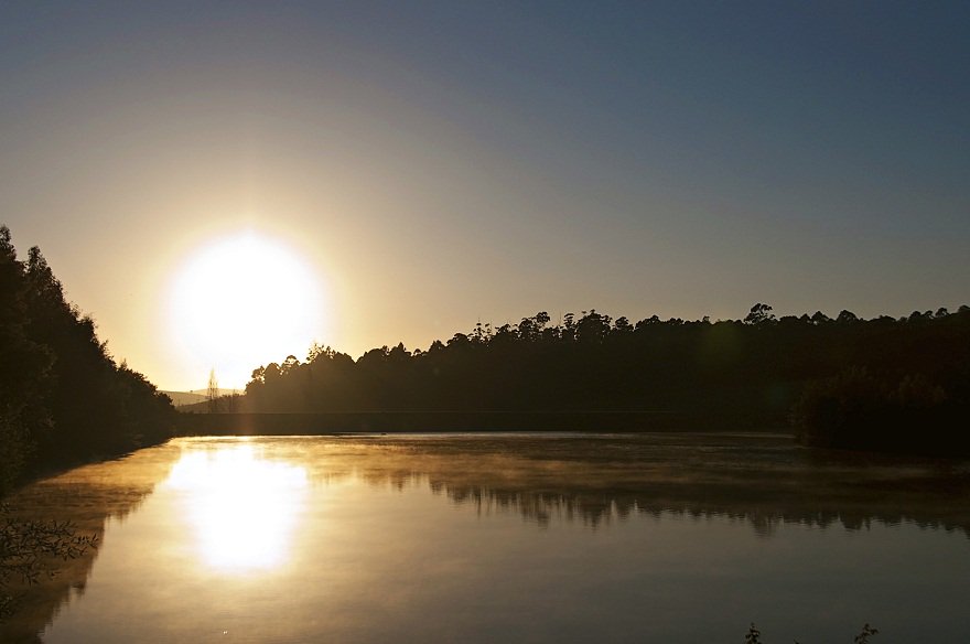 Good morning. Doesn't this sunrise over the <a href="/DrakensbergSun/">Drakensberg Sun</a>'s dam look amazing? bit.ly/1VluYRt