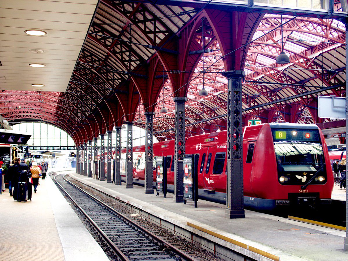 lodgeoapp's tweet photo. How to travel around Europe for a month with a Eurail Pass @marievallieres #europe #train https://t.co/bHiMmFfuBj https://t.co/wO4y8BQpIK