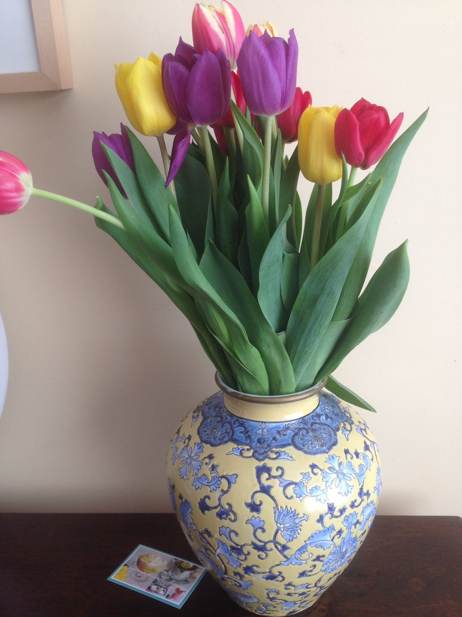 charmingifts's tweet photo. #gorgeous #bloom #beautiful #vase #chinese #vintagestyle #collector #giftidea #🌷shop link in bio🌷@ourcraftythings https://t.co/QeNBRQ5804